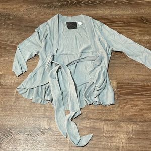 💥50% sale💥 Guinevere Grey sweater sz m #O131